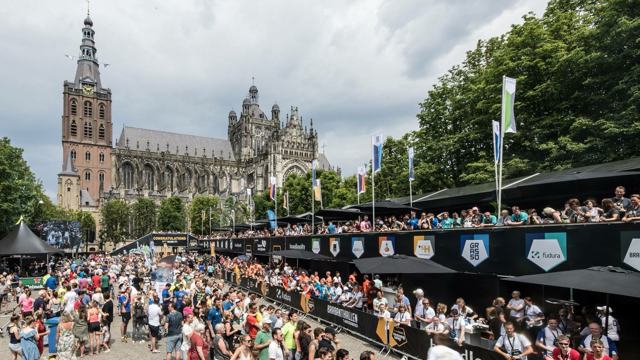 Nieuws Energiek Door Den Bosch Tijdens Vestingloop .